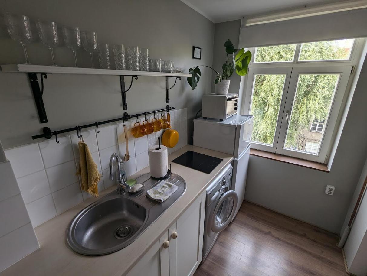 Cozy 2-Room Apartment Near Old Town / Telliskivi Tallinn Exterior photo